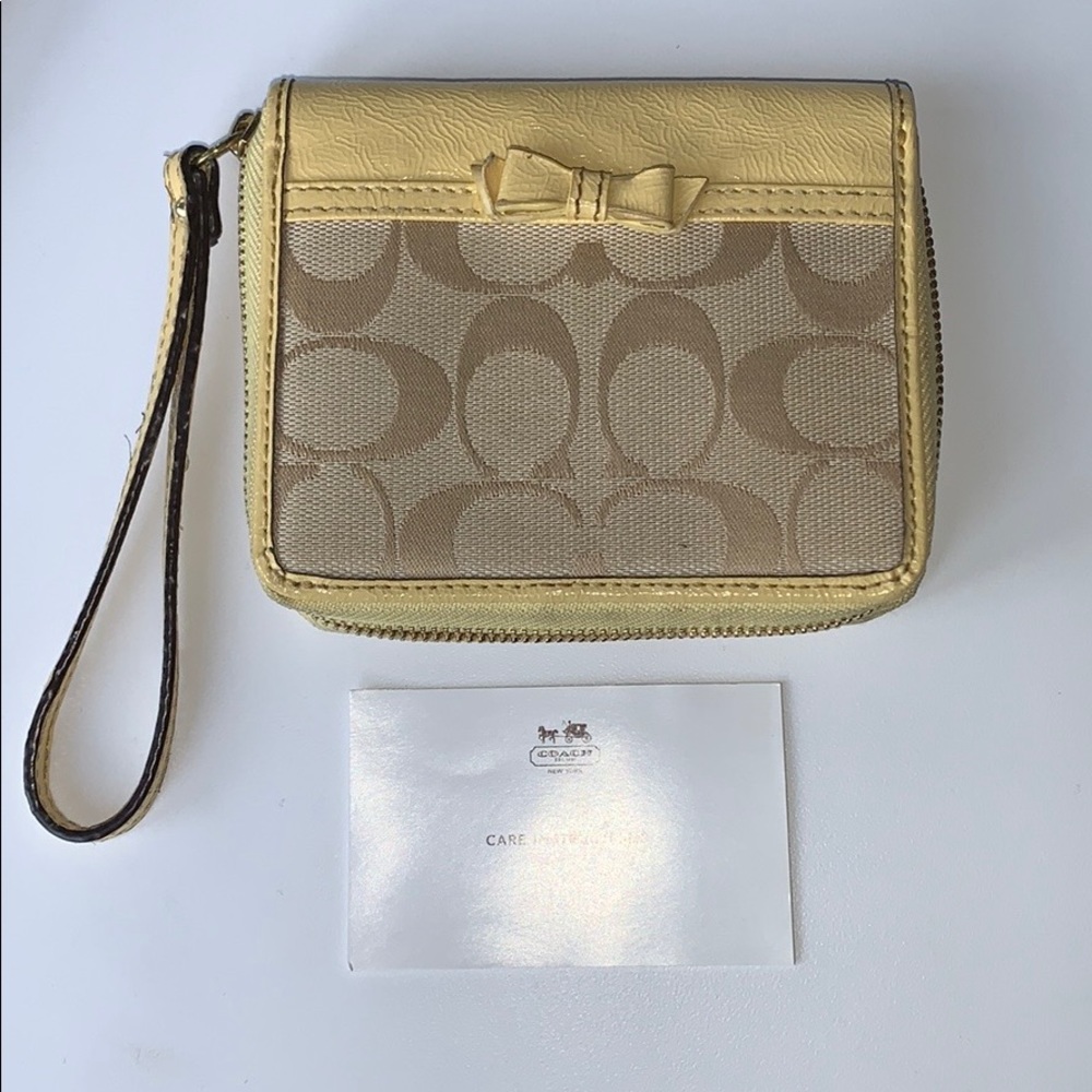 Coach zip around bifold wallet wristlet